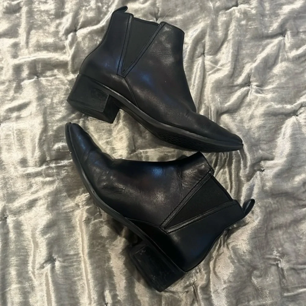 Cole Haan Black Leather Pull On Ankle Boots with Block Heel (Size 6)